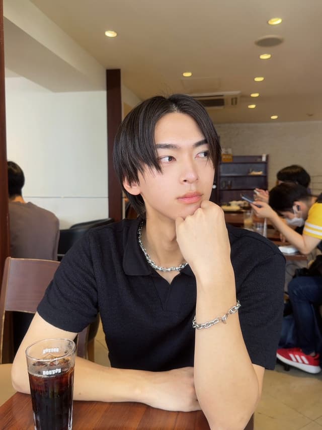 外見コンサル後のJさん - メンズスタイリングで垢抜けてモテるようになった姿